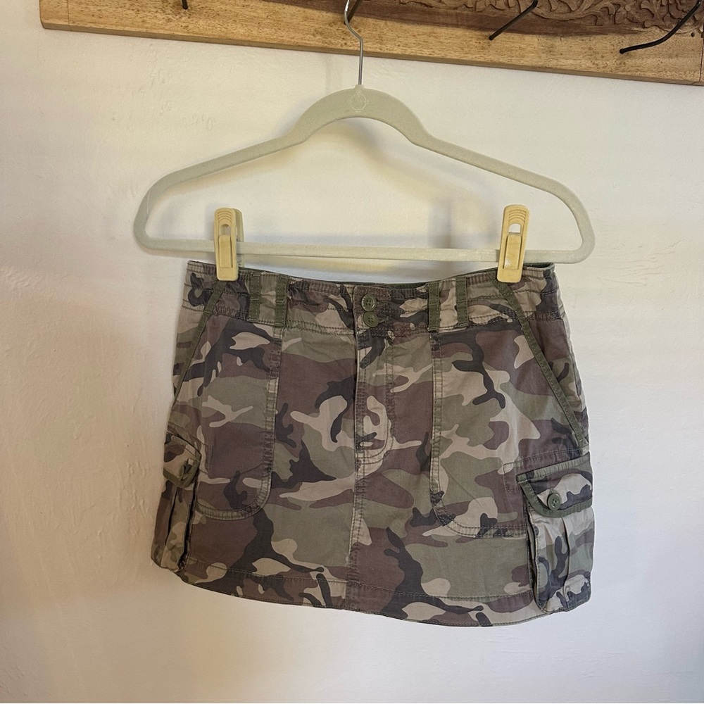 Abercrombie & Fitch camo cargo skirt
